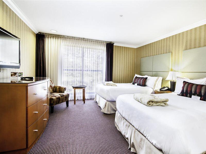 Executive Suites Hotel & Conference Center, Metro Vancouver Burnaby Exterior photo