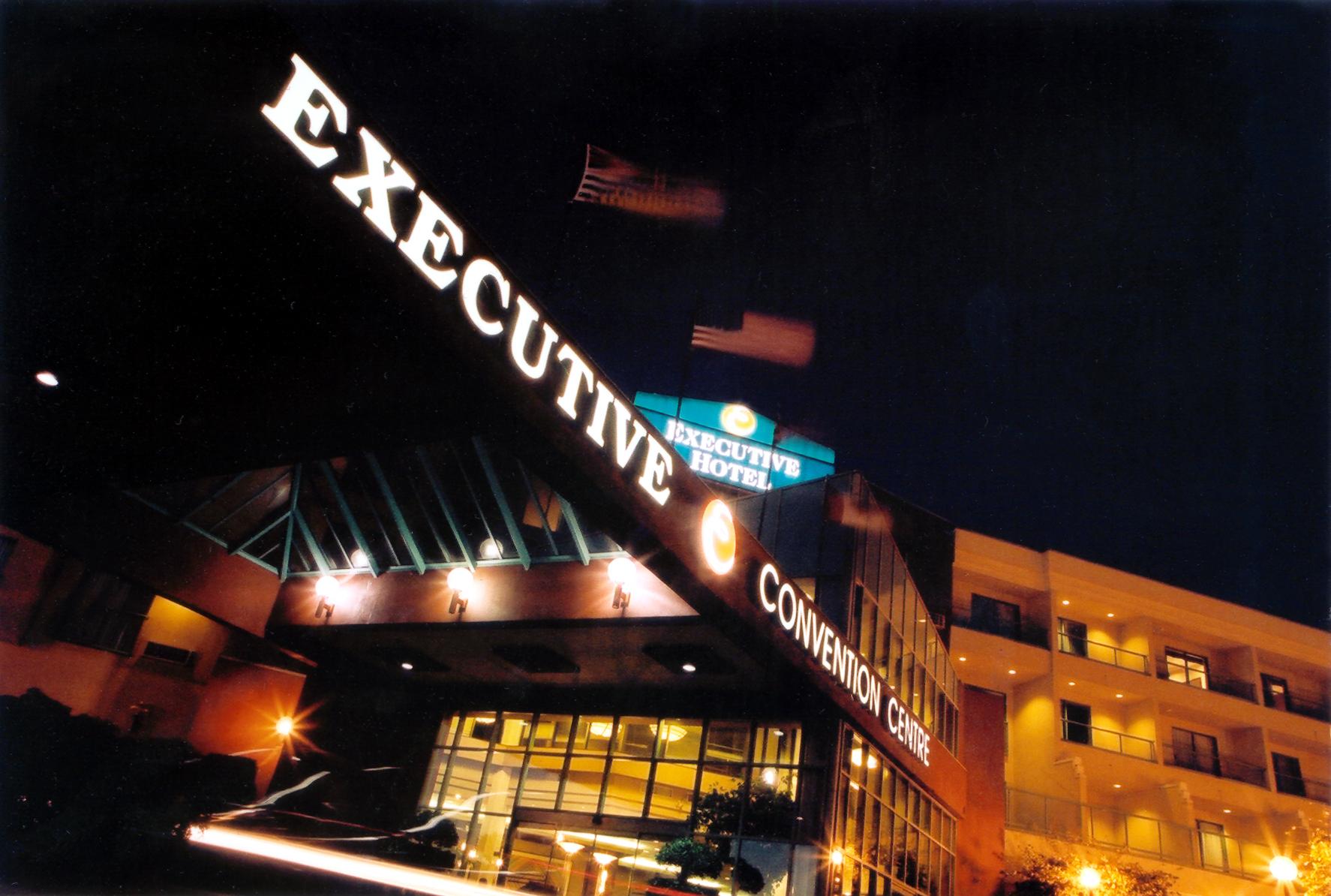 Executive Suites Hotel & Conference Center, Metro Vancouver Burnaby Exterior photo