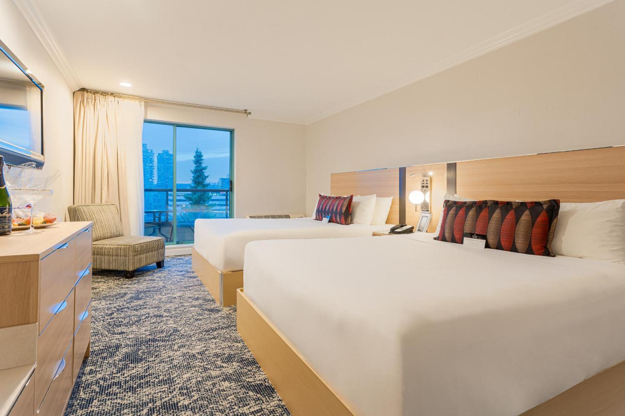 Executive Suites Hotel & Conference Center, Metro Vancouver Burnaby Exterior photo